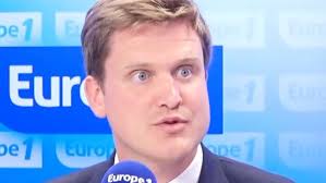 Emmanuel Macron souhaite une majorité solide : "Elle sera difficile à  trouver" (Charles Rodwell)