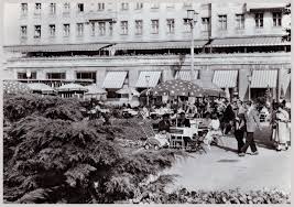 4.3 stern(e) von 5 bewertungen. Vergessen Das Cafe Warschau An Der Ost Berliner Karl Marx Allee