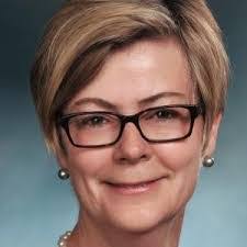 Donna Reardon's Instagram, Twitter & Facebook