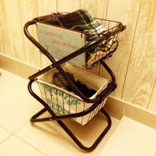 えっ これ 100均のパイプ椅子なの 今 snsでパイプ椅子をお洒落なラックスタンドにリメイクするのが人気です ダイソーやセリアの合わせワザで その他にも驚きの使い方があるんですよ パイプ椅子 インテリア 収納 100均