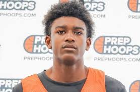 Max Lyall's Instagram, Twitter & Facebook