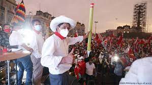 Saludar al pueblo peruano por su lealtad en esta fiesta democrática. Castillo O Fujimori El 49 Por Ciento De Peruanos Sigue Indeciso Las Noticias Y Analisis Mas Importantes En America Latina Dw 22 04 2021