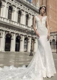 Ti offriamo una selezione mozzafiata di abiti da sposa a sirena da scegliere. Abiti Da Sposa A Sirena Lemienozze It