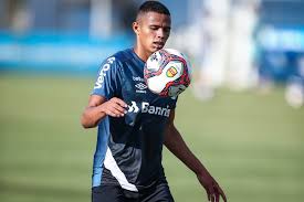 Pedro geromel, kannemann e bruno cortez; Ricardinho Vanderson E Mais Veja Em Quem Ficar De Olho No Gremio Na Estreia No Gauchao