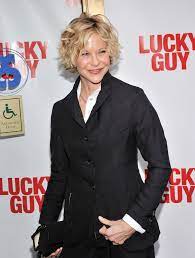 After seattle pd vacated the east precinct in the capitol hill neighborhood on sunday, activists moved in and set up an autonomous zone spanning several city blocks, putting up barricades and persuading local residents and businesses to de facto separate from the city. Meg Ryan SuperbÄƒ La 51 De Ani Cum AratÄƒ Acum Logodnica Americii Divertisment Vedete Eva Ro