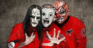 She meets a7x, and makes best friend she ends up making a band with. Joey Jordison Corey Taylor Shawn Clown Crahan Slipknot Bandas De Rock Musica Rock Slipknot