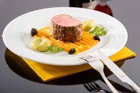 Schweinefilet Mit Hokkaidokurbis Puree Rezept Gourmet Fleisch Vornehm Speisen Festliches Essen
