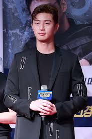 His name is known for his role in the drama kill me heal me. Park Seo Joon Wikipedia