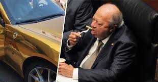 En 2017 cumplió los 75 años, razón por la que, de acuerdo con el derecho canónico, tuvo que presentar su. No Son Lujos Son Esfuerzos Familiares Que Costaron Con El Sudor De La Frente Romero Deschamps