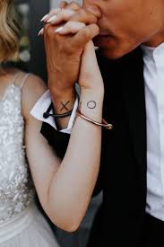 57 Coole Tattoos Fur Paare Die Ewige Liebe Symbolisieren Tatto Ideen Fuer Paare Kleine Arm Tattoos Fu 2020 Inspiration Tattoos Eslesen Dovmeler Sevgili Dovme