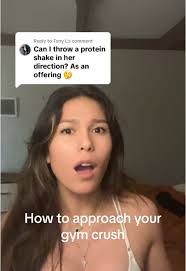 How to Approach Your Gym Crush Effectively