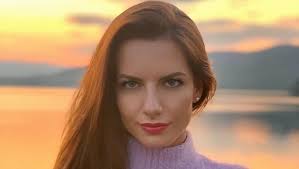 Merr diplomën e shkollës së mesme në moshën... 78-vjeçare