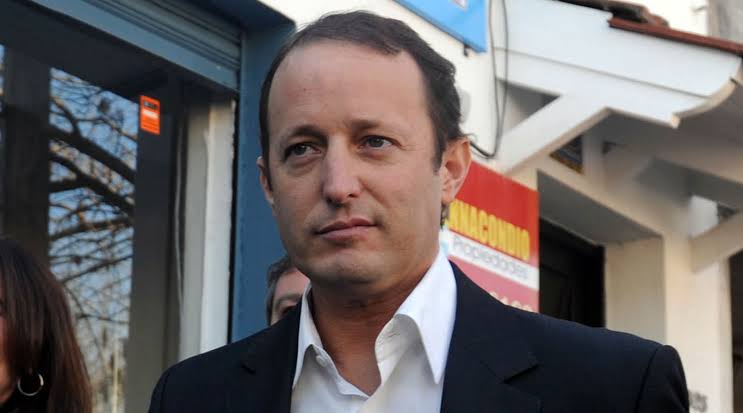 Martín Insaurralde bajó su candidatura a gobernador por la provincia de  Buenos Aires - Nexofin