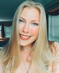 Whitney Belanger's Instagram, Twitter & Facebook