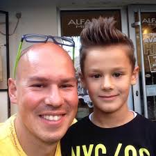 Jutros je preminuo je u 80. godini legendarni rvač i trener Miroslav  Ćitaković poznat kao Ćita ili Ćira. Pored toga što je bio sportista,  pojavio se i u filmovima: "Čudo", "Bolani Dojčin", "