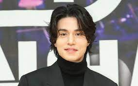 Goblin after being a trainee for 11 years. Lee Dong Wook To Possibly Lead The New Ocn Drama Bad And Crazy Kdramastars