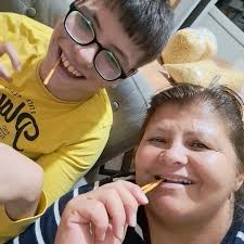 Senin bana geldiğin gün bugün🤲 çok tükendim dediğimde sana bakınca güç  buldum hep iyiki varsin annem🩵 Rabbım sana saglik, huzur dolu iyi insanlar  ile karşılaşacağın bir ömür versin melegim 💐🦋✨️🎂🎂 #dogumgünü #iyikim