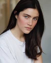 Black hair can make those with light skin look unnaturally pale. Anna Christine Speckhart Color Photography Black Hair And Freckles Hair Pale Skin Jet Black Hair