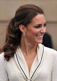 Where does kate middleton buy her bags? Le Style De Kate Middleton Les Accessoires Indispensables Elle Quebec