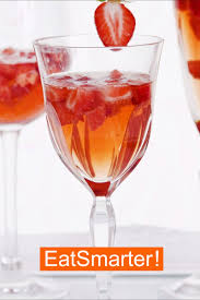 Erdbeer Sekt Rezept In 2020 Erdbeer Rezepte Eat Smarter Rezepte