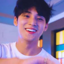 Just want to say thank you to whatever bar is playing music right now. It's  made me smile to hear life