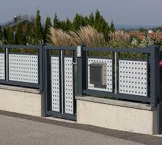 Zaune Aus Aluminium Und Edelstahl Hohe Qualitat Modernstes Design Aluzaune Kollarits Puertas Puerta Reja Gates