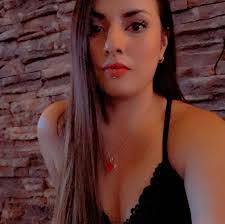 Ingrid Leon's Instagram, Twitter & Facebook