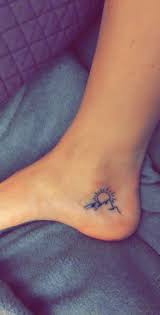 30 Ultimative Einfache Gebirgstattoo Designs Einfache Gebirgstattoodesigns Ultimative Tattoos Trendy Tattoos Sun Tattoo Small