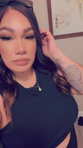 Shawna Wallace's Instagram, Twitter & Facebook