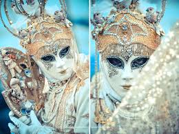 Nu degeaba se spune ca aici, la venetia, aplauzele se traduc, cateva luni mai tarziu, in nominalizari la globurile de aur si la oscar. Carnavalul De La Venetia Fotograf Profesionist Servicii Foto Corporate CÄlin Stan