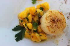 Gebratene Jakobsmuscheln Mit Mangosalsa Und Kokos Zitronengras Schaum Gebratene Jakobsmuscheln Mango Salsa Jakobsmuscheln Rezept