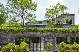 The ground level is a continuous open plan that contains the main living areas and public spaces. Spiraling Green Roof House In Vietnam Designs Ideas On Dornob