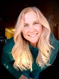 Who's ready for a brand new year? Ready or not here it comes!🏃🏼‍♀️ As we  all step into this New Year, may we all walk closer with Jesus, trust in  His plans,