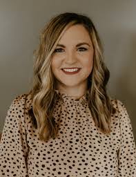 Bonnie Wakefield's Instagram, Twitter & Facebook