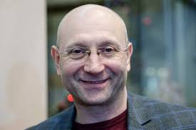 Театральный режиссер Давид Бурман рассказал, почему кукольный театр не  знает возрастных границ