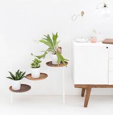 L Objet De Convoitise L Etagere A Plantes Black Confetti Idees De Decor Support Pour Plante Deco