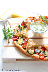 Tarte Couronne A La Courgette Chevre Et Tomates Cerise L Atelier De Steph Et Lolie Recettes De Cuisine Cuisine Et Boissons Tomates Cerises