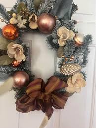 Tailored Xmas wreath neutral colors that will work year around
