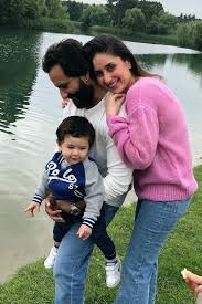 Born 21 september 1980) is an indian actress who appears in hindi films.she is the daughter of actors randhir kapoor and babita, and the younger sister of actress karisma kapoor. Kareena Kapoor Khan And Saif Ali Khan Are Expecting Their Second Child Together Vogue India