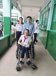 Tên trường không có chữ trung học để nhằm phân biệt với các trường trung học phổ thông trực. Ä'áº­u Vao TrÆ°á»ng Phá»• Thong NÄƒng Khiáº¿u TÆ°á»Ÿng MÆ¡ Ma Tháº­t Bao Phá»¥ Ná»¯