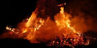 Wer nicht selber bäckt, kann hefebrote beispielsweise in form eines zopfes oder eines lammes beim bäcker kaufen. Weser Ith News Nachrichten Aus Dem Landkreis Holzminden Und Umgebung Wo Finden Wann Die Osterfeuer In Diesem Jahr Statt Wir Haben Einen Uberblick