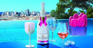 Discover our luxury champagnes' range, our cellars and our exclusive experiences. Moet Chandon Prasentiert Den Neuen Moet Ice Imperial Rose