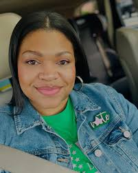 Hello December! ❤️🎄 #LifeLately #NovemberDump Here are a few highlights  that made November memorable! ✨Tree decorating 🎄 ✨Dance conventions  #dancemomlife 🩰 ✨Self care days 💆🏽‍♀️💅 ✨Baking with my littles 🍪 ✨Good  eats