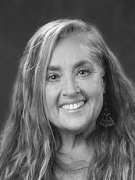 Shelley Manser's Instagram, Twitter & Facebook