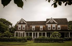 Ina Garten S East Hampton Home Barn And Gardens Hamptons House Shingle Style Homes Ina Garden