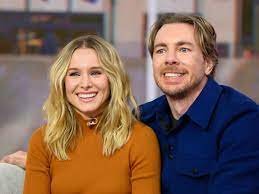 Dax shepard news, gossip, photos of dax shepard, biography, dax shepard girlfriend list 2016. This Video Of Kristen Bell Listening To Dax Shepard Discuss The Middle Finger With Their Daughter Is Everything Glamour