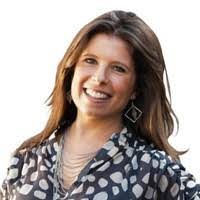 Emily Pearl's Instagram, Twitter & Facebook