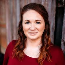 Sara Schneider's Instagram, Twitter & Facebook