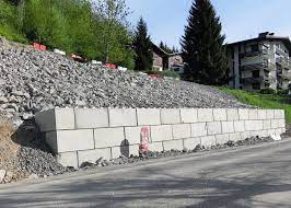 Comparés aux imposants systèmes constructifs des bords de route, ces blocs en béton de pierre («moduflor» de stradal) peuvent être posés par des particuliers. Construire Un Mur De Soutenement Avec Des Blocs Beton Bloc Titan
