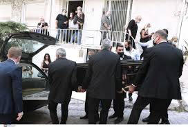 Ο ιωάννης είχε μια ατυχία. 4adjrodqbcrcdm